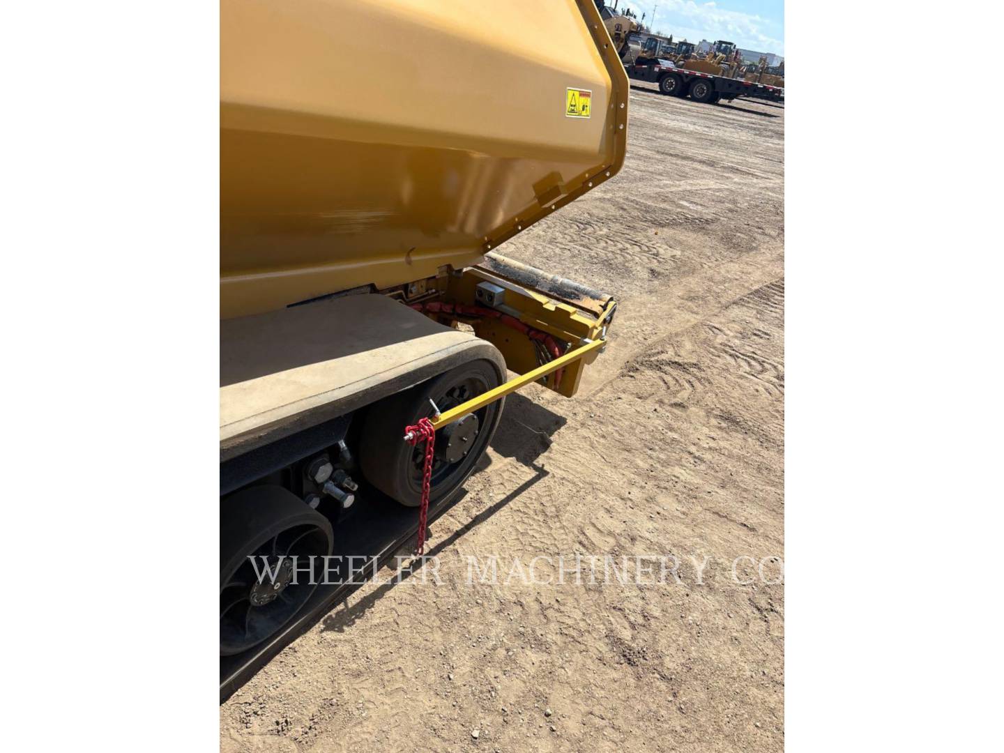 Caterpillar AP1055, Asphalt Paver, 43 hours, S/N: P2600200, 2026 - Image 3