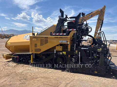 Caterpillar AP1055, Asphalt Paver, 43 hours, S/N: P2600200, 2026 - Image 5