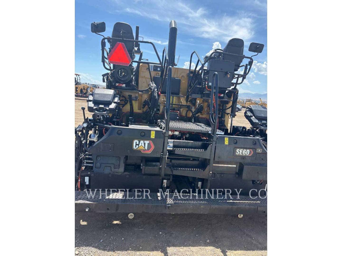 Caterpillar AP1055, Asphalt Paver, 43 hours, S/N: P2600200, 2026 - Image 6