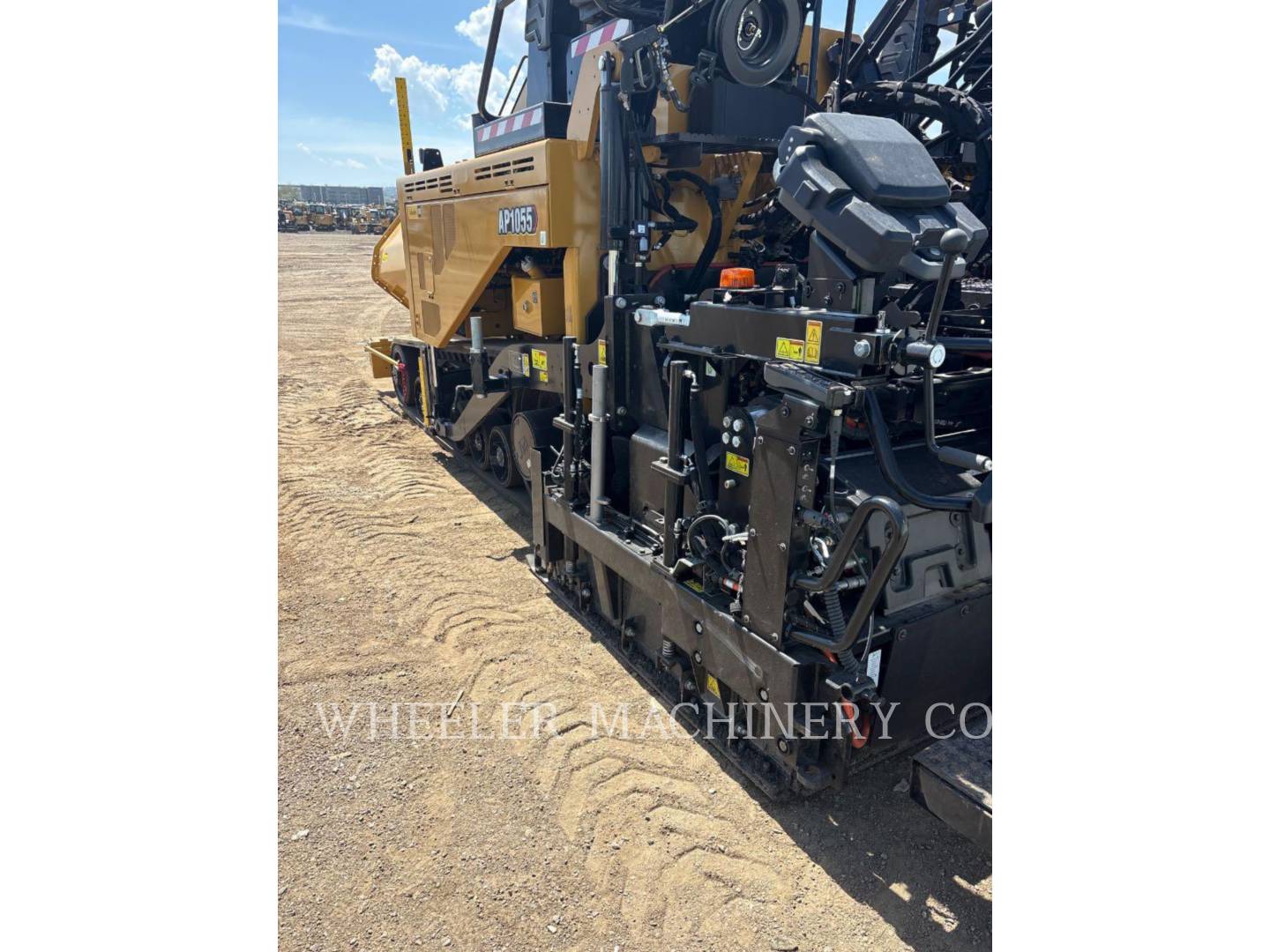 Caterpillar AP1055, Asphalt Paver, 43 hours, S/N: P2600200, 2026 - Image 8