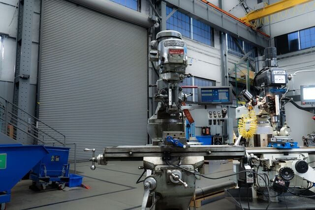 Bridgeport #Series-1, vertical knee mill, 9" x 42" table, 2 HP, 30" X, 12" Y, 16" Z, 60-4,200 RPM, R-8 - Image 3