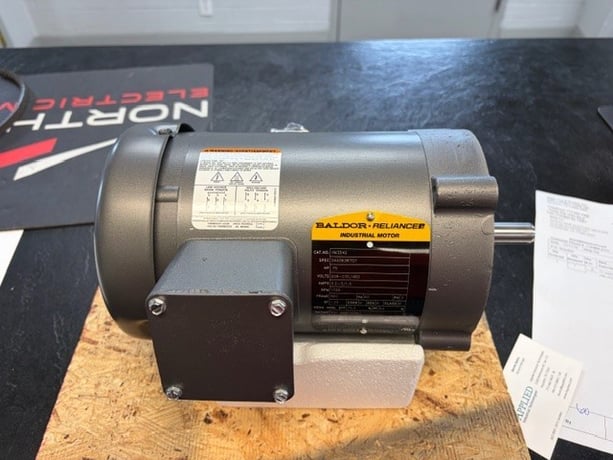3/4 HP 1800 RPM Baldor, Frame 56C, TEFC, 230/460 Volts, CAT# VM3542, new surplus - Image 2