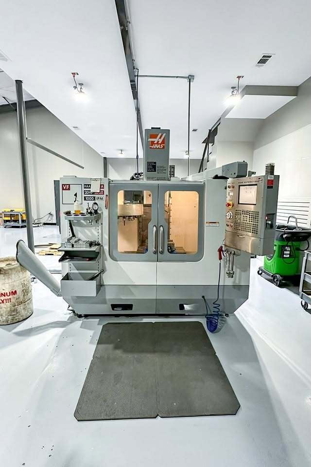 Haas #VF-1D, CNC Vertical Machining Center, 20" X, 16" Y, 20" Z, 26" x 14" table, 20 HP, 7500 RPM, CAT-40, 20 - Image 1