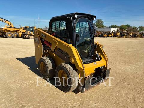 Cat 226D3, Skid Steer Loader, 1298 hours, S/N: EK503558, 2025 - Image 2