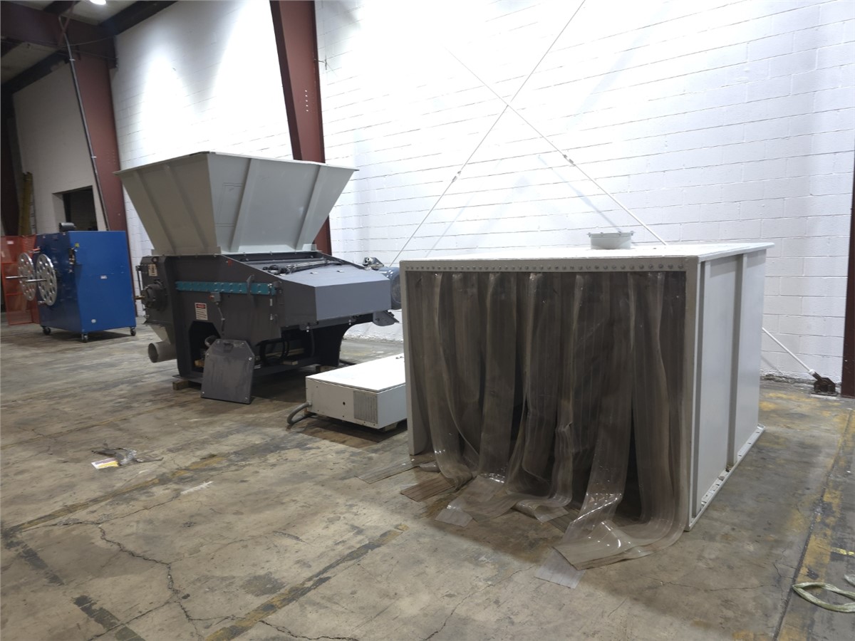 Vecoplan #VAZ-1300-M-FF, 52" x 58" shredder, 150 HP, 15" rotor diameter, 145 RPM, 1.5" screen, water cooled - Image 4