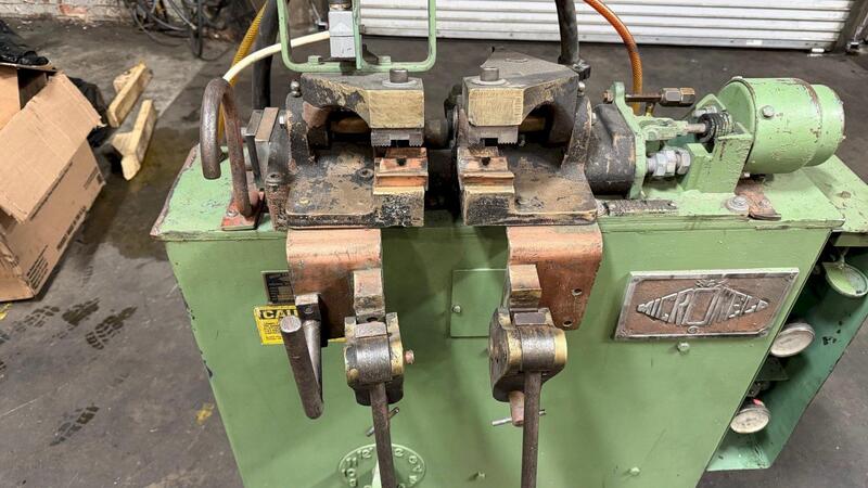 Micro Weld #HX, Butt Welder, 75 KVA, 0.125"-1.10" wire diameter range, 170 amps, 12 heat selections, 415 V. - Image 2