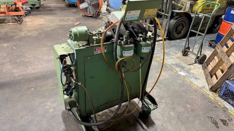 Micro Weld #HX, Butt Welder, 75 KVA, 0.125"-1.10" wire diameter range, 170 amps, 12 heat selections, 415 V. - Image 3