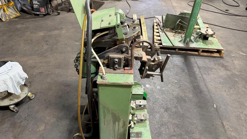 Micro Weld #HX, Butt Welder, 75 KVA, 0.125"-1.10" wire diameter range, 170 amps, 12 heat selections, 415 V. - Image 4
