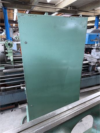 25" x 312" TOS #SUS63, engine lathe, 15" swing over cross slide, 3.5" bore, 30 HP, 9-1120 RPM, 26" 4-jaw - Image 9