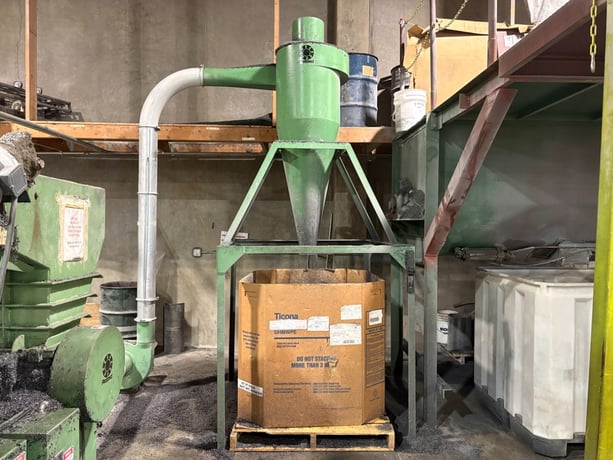 Rapid, Industrial Plastic Granulator w/ Cyclone, top-feed hopper, pneumatic conveying system, 230 V. - Image 4