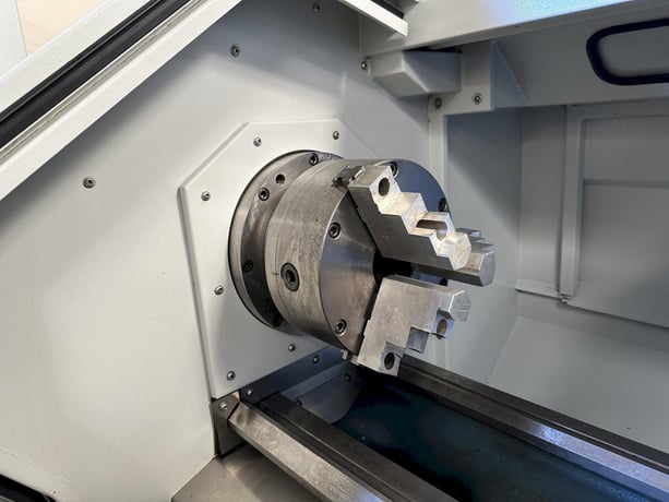 Romi #C-420, combination manual & CNC lathe, 17" swing, 8" chuck, 2" bar, 40" centers, 4000 RPM, 12.5 HP - Image 6