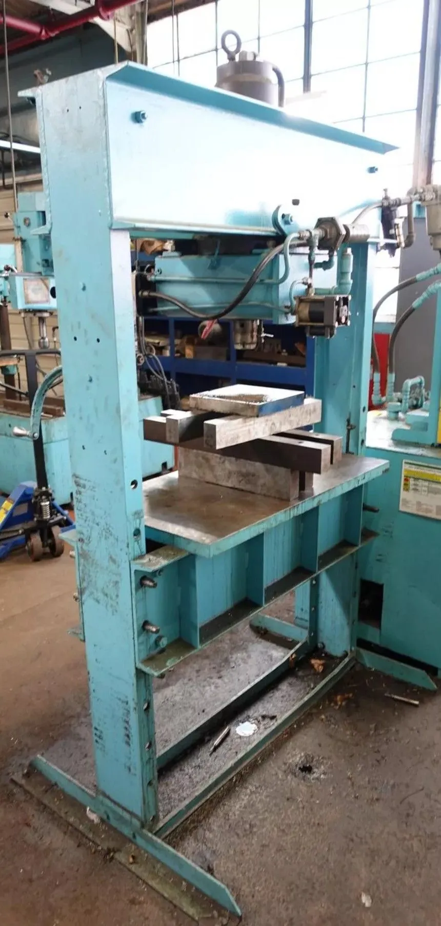 75 Ton, Dake #6-275, air hydraulic H-frame press, 10" stroke, 44" between uprights, 36" daylight - Image 2