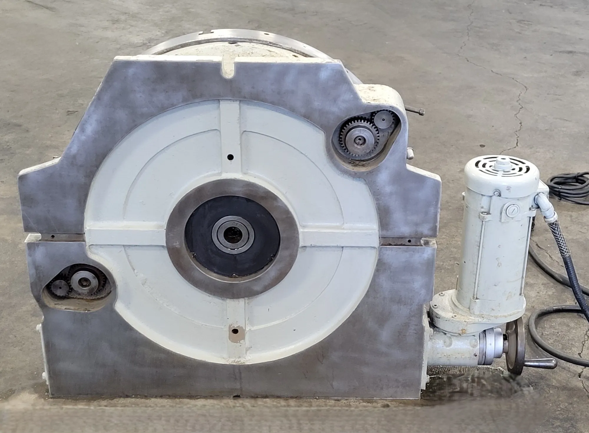 30" Troyke #U-30-P, power rotary table, T-slotted, 1-1/2" center hole, Ratiotrol DC motor control - Image 6