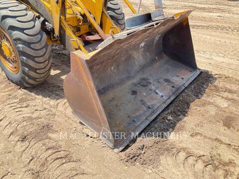 Cat 910, Wheel Loader, 3800 hours, S/N: 80U04094, 1976 - Image 6