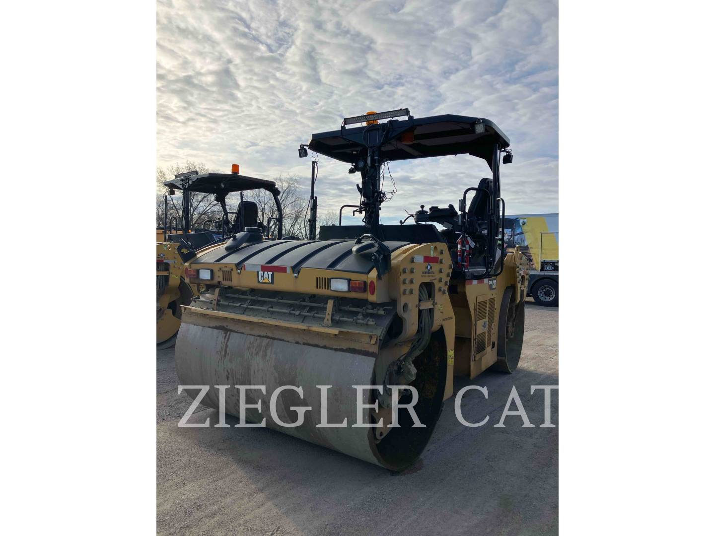 Caterpillar CB66B, Compactor, 6523 hours, S/N: B6600152, 2016 - Image 3