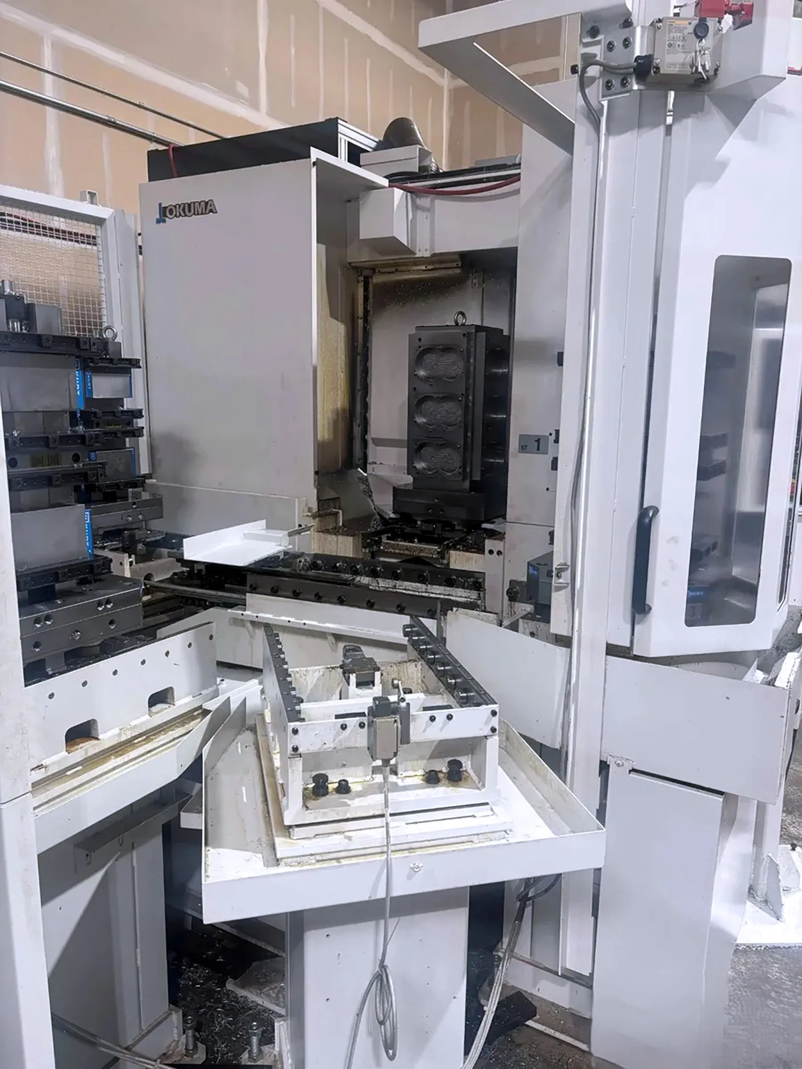 Okuma #MB-4000, CNC horizontal machining center, 146 automatic tool changer, 22" X, 22" Y, 24.6" Z, 15000 - Image 5