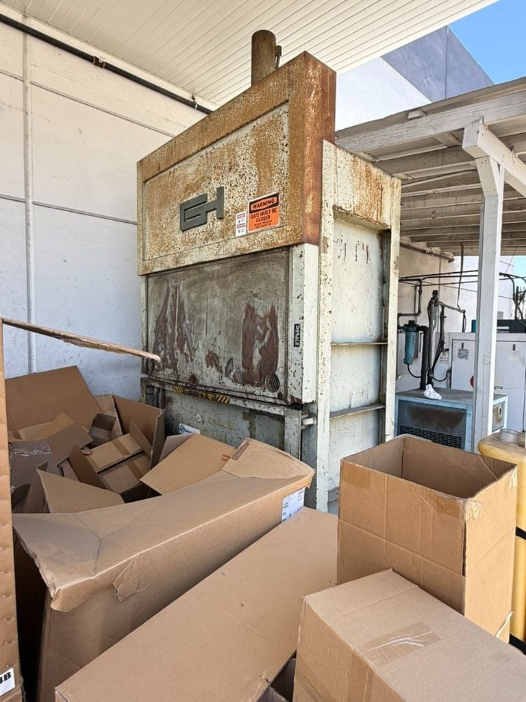 General Hydraulics #615-60R-21, Vertical Baler, 230 Volts, 3PH - Image 3