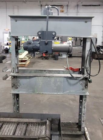 75 Ton, Dake #5-075, Elec-Draulic I H-Frame Press, 10" Ram Travel, 44" between housing, 36" daylight, 2 HP - Image 1