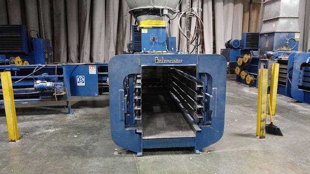 Balemaster, Automatic Baling System, 3 baler set w/ Vecoplan Shredder, 2015 - Image 9