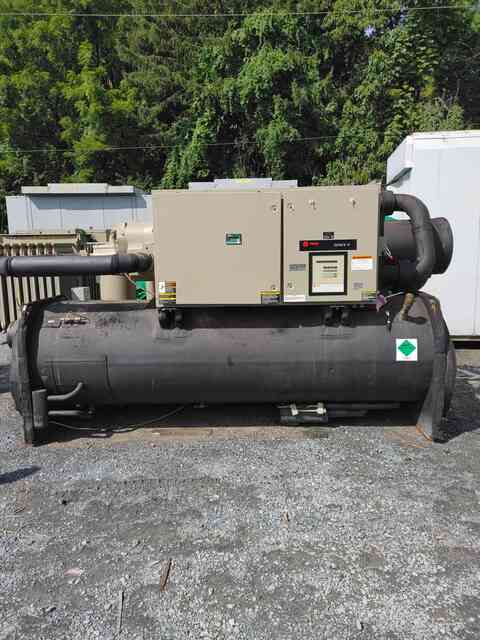 250 Ton, Trane #RTHC1D2F0, Water Cooled Rotary Screw Chiller, 460 V., 3 Ph. - Image 1