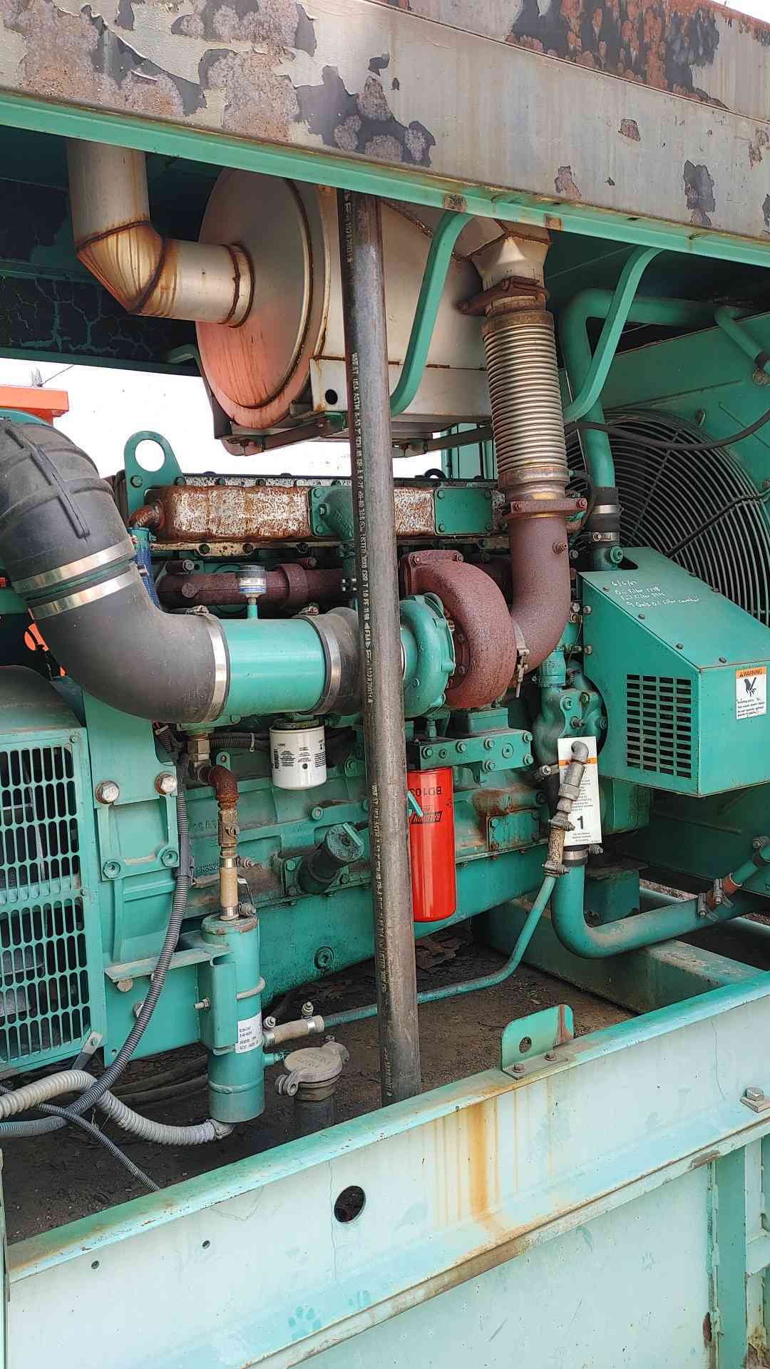 250 KW Cummins Onan #DFAC, diesel generator set, 277/480 Volts, 120/208 Volts, enclosed - Image 6
