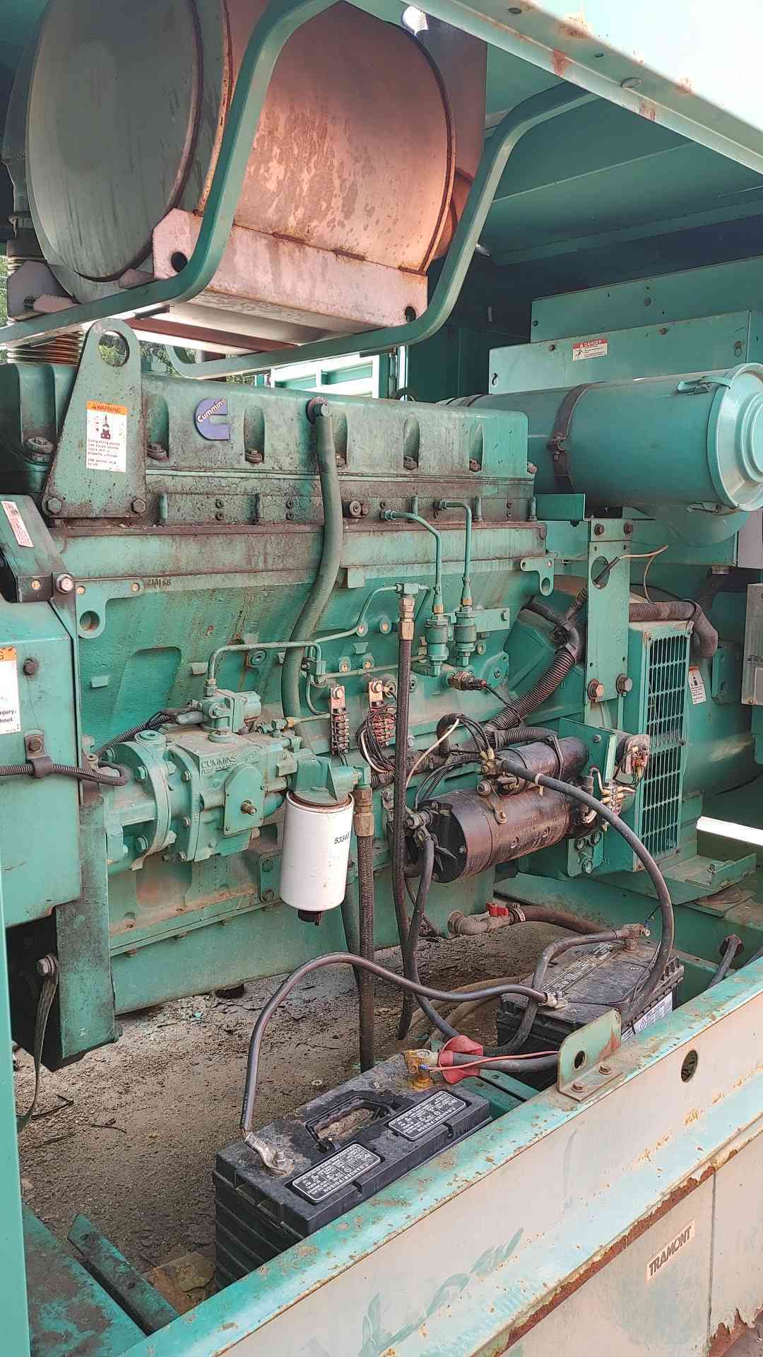250 KW Cummins Onan #DFAC, diesel generator set, 277/480 Volts, 120/208 Volts, enclosed - Image 7