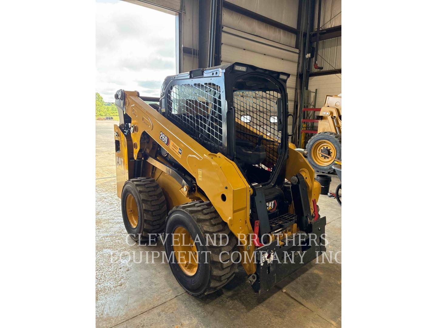 Cat 26005, Skid Steer Loader, 37 hours, S/N: 5L902847, 2026 - Image 2