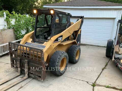 Cat 262, Skid Steer Loader, 1352 hours, S/N: CED01699, 2003 - Image 1
