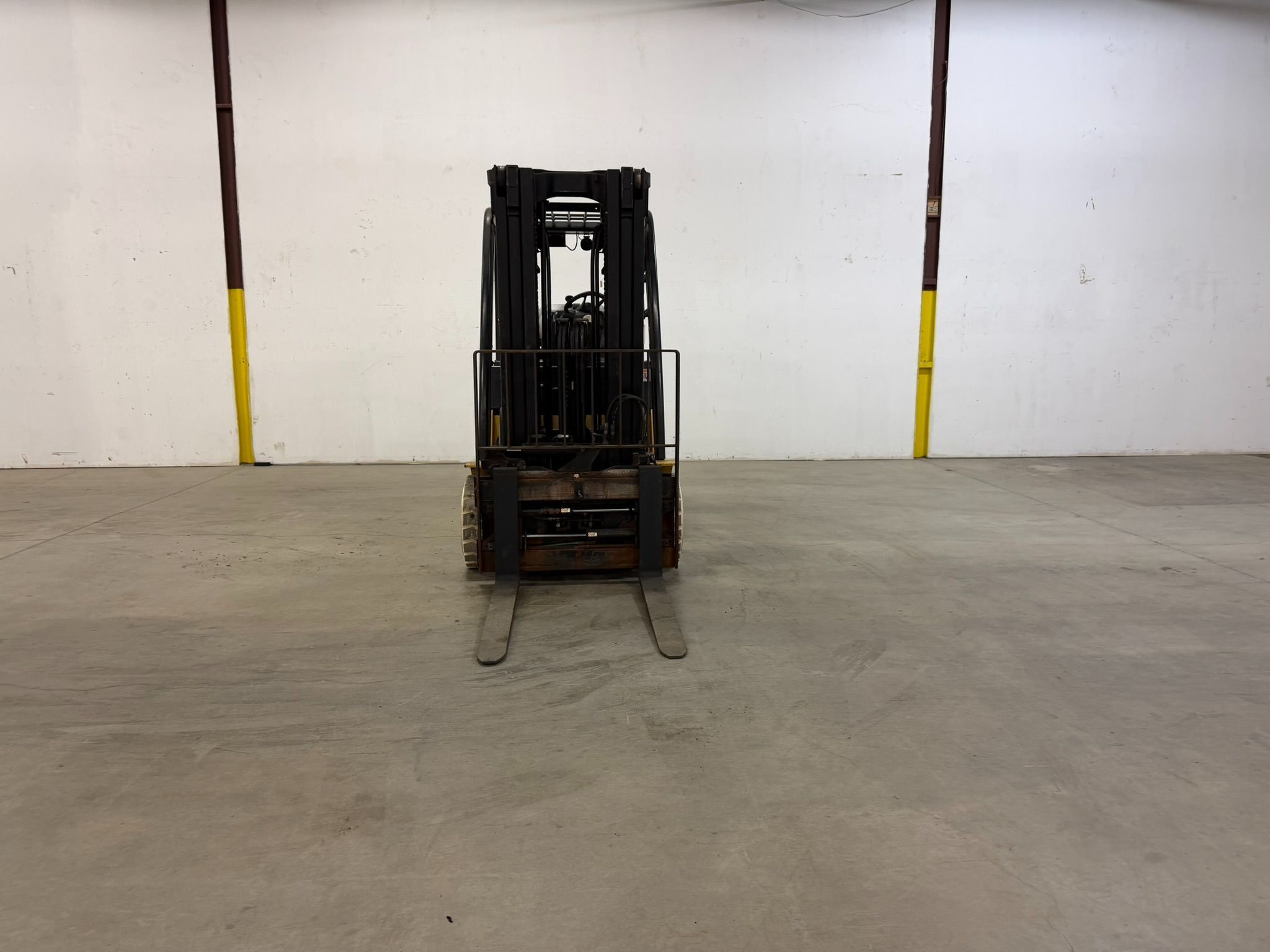 8000 lb. Yale #GLC080VXNGSE088, LPG forklift, 3-stage, 186" lift height, side shift, fork positioner, 2019 - Image 3