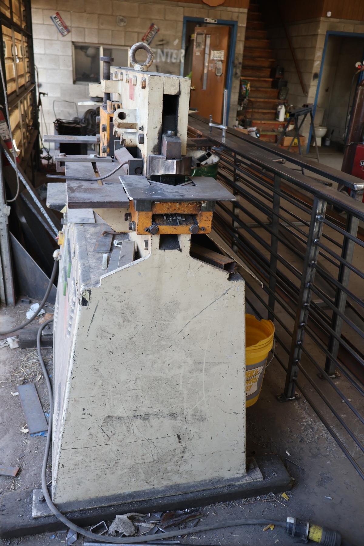 4" x 4" x 3/8" Geka #Minicrop, ironworker, 50 ton, foot pedal Control - Image 2