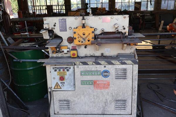 4" x 4" x 3/8" Geka #Minicrop, ironworker, 50 ton, foot pedal Control - Image 4