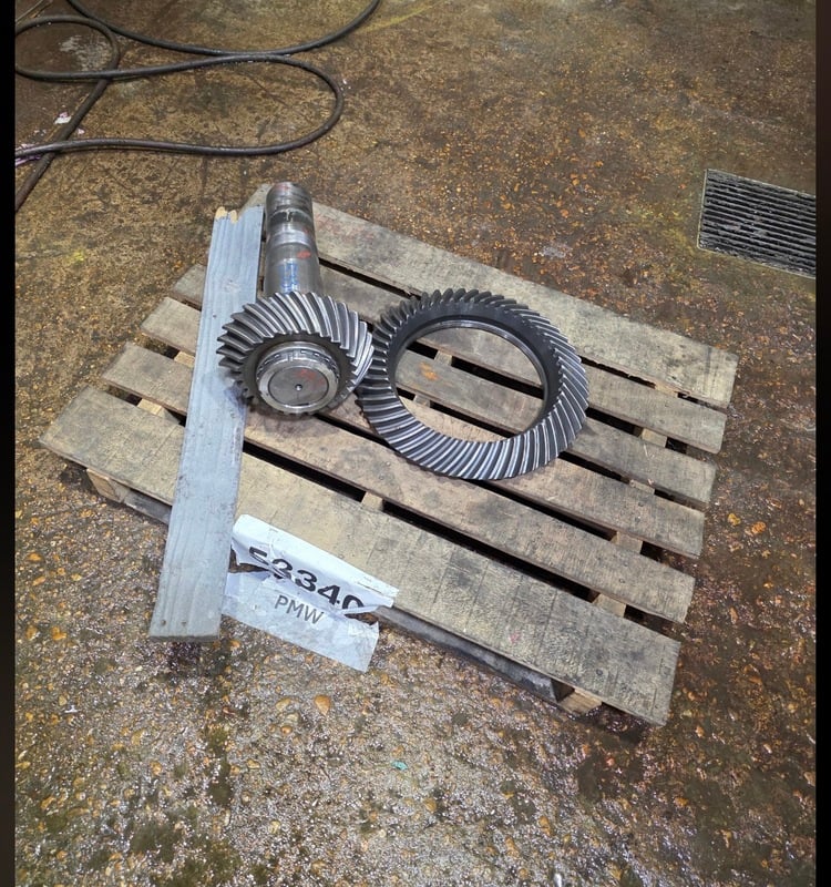 404 HP @ 1000 RPM, Amarillo Gear #SL600A, Right Angle Gear Drive, 7.00 :1 horizontal ratio, 4:1 vertical ratio - Image 5