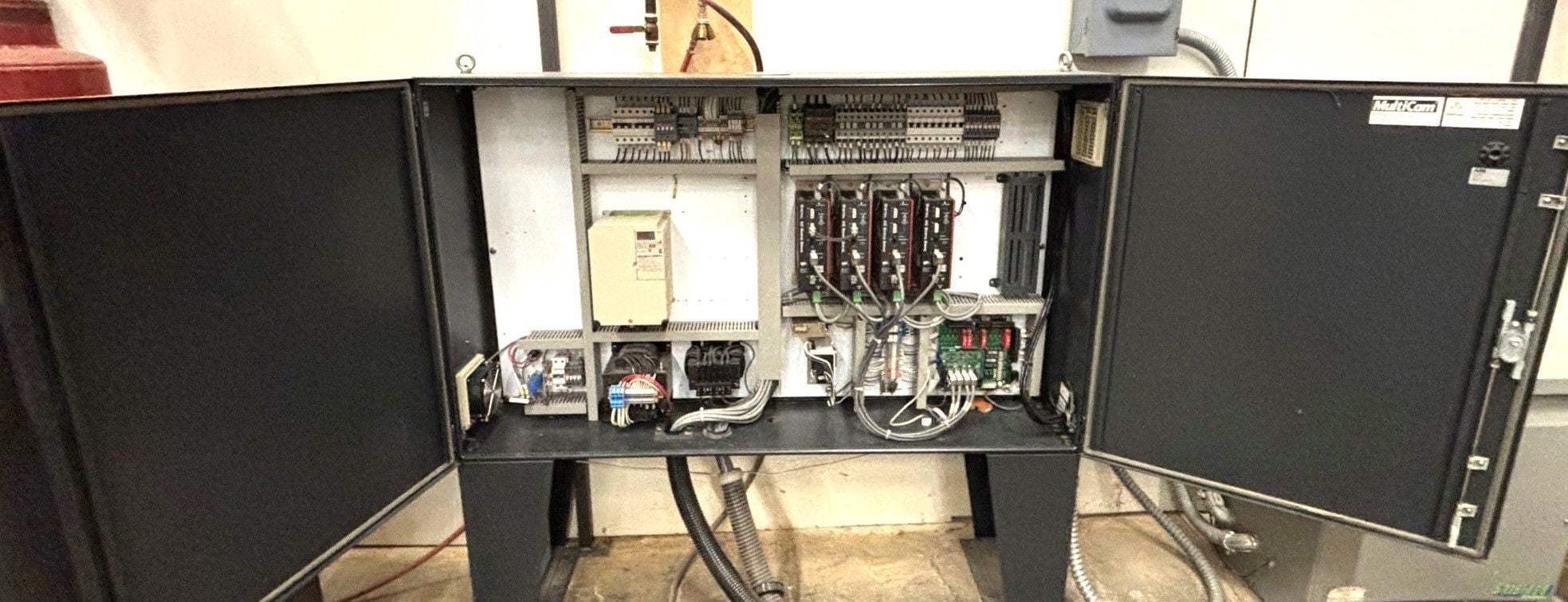 MultiCam #5000-Series, CNC Router, 5' x 20' table, 12-station tool changer, 10 HP, 24,000 RPM Columbo - Image 8