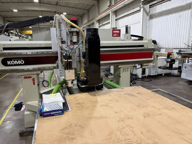 Komo #VR510, Mach One 3-Axis CNC Router, 134" X, 84" Y, 8" Z, 120" x 60" table, 10-station tool changer - Image 4