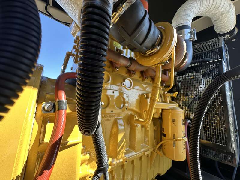 250 KW Caterpillar #C9, diesel generator set, 277/480 Volts, 398 HP @ 1800 RPM, EPA Tier 3, sound attenuated - Image 5