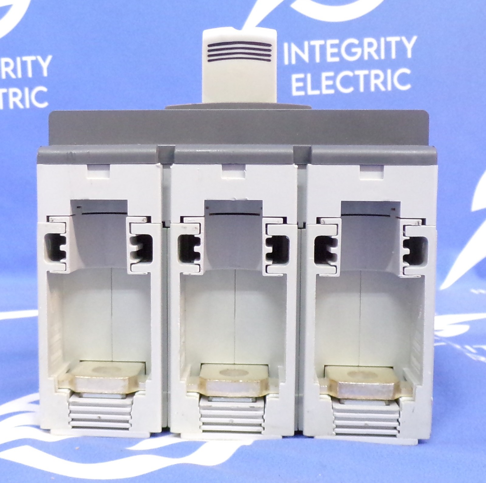 300 Amps, ABB #XT5HU330SBY000XXX, SACE Tmax XT5 Molded Case Circuit Breaker, 3-pole, 480 Volts, Ekip DIP LSI - Image 7