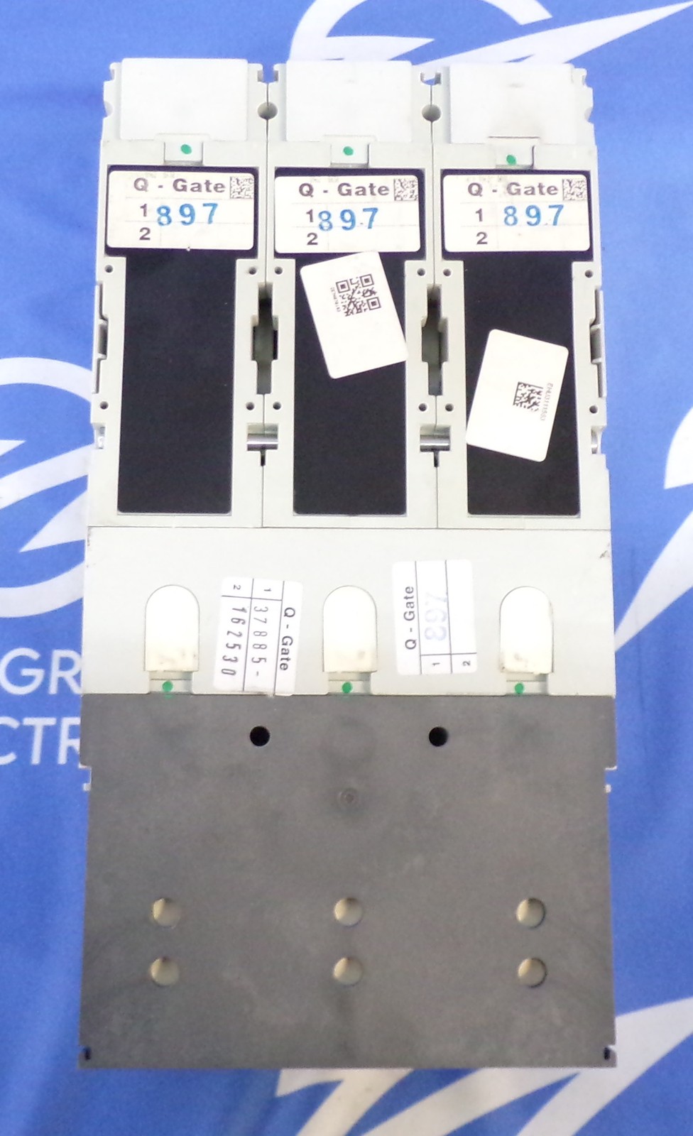 300 Amps, ABB #XT5HU330SBY000XXX, SACE Tmax XT5 Molded Case Circuit Breaker, 3-pole, 480 Volts, Ekip DIP LSI - Image 9