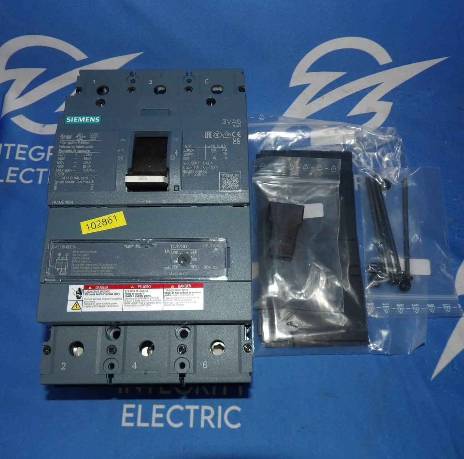 300 Amps, Siemens #3VA5330-6EC36-0AA0, Circuit Breaker, 3-pole, new - Image 5