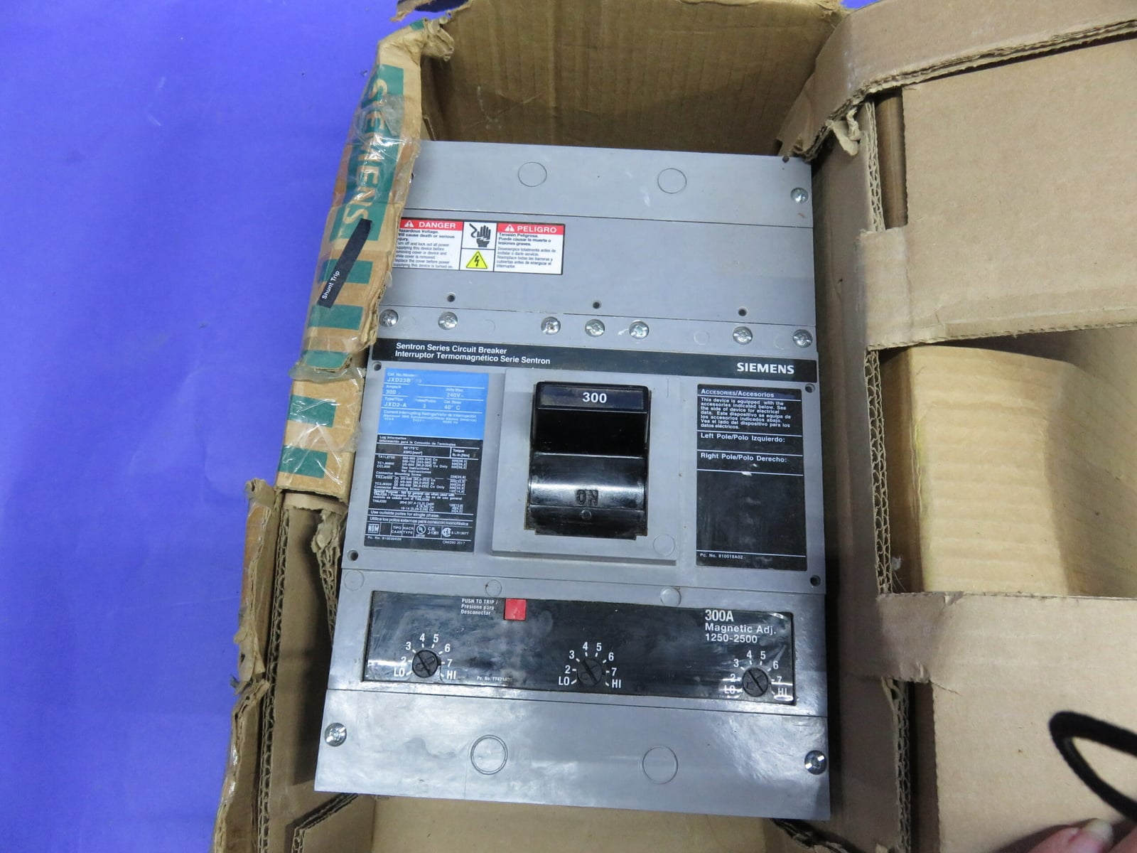 300 Amps, Siemens #JXD23B200, Sentron Series Circuit Breaker, 3-pole, 240 Volts, w/ trip - Image 6