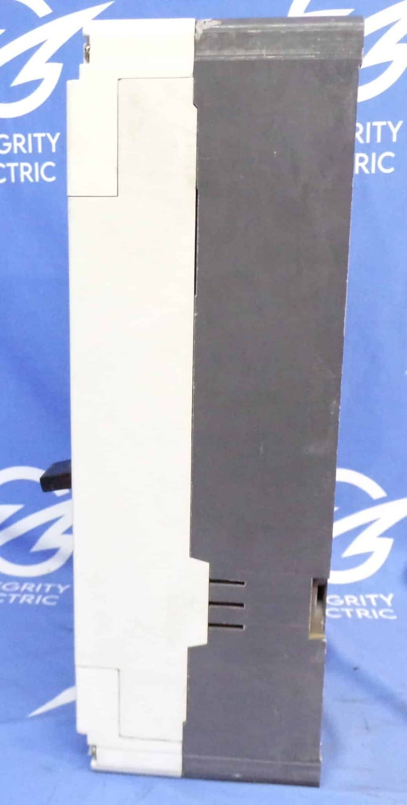 600 Amps, Johnson Controls York #224-34965-001, Circuit Breaker, 3-pole, 600 Volts, w/ adjustable trip (2 - Image 4