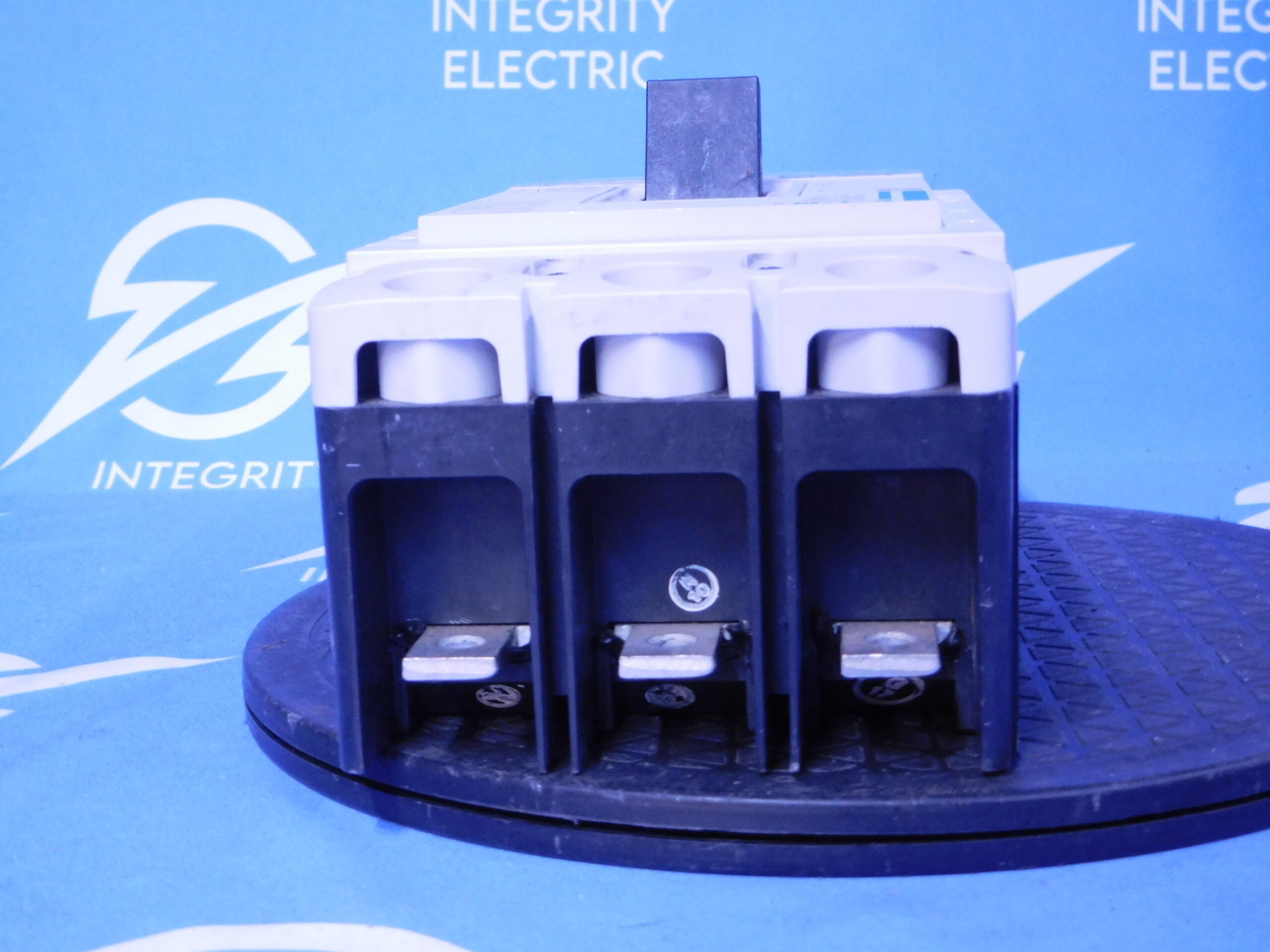 400 Amps, Eaton #PDG33G0400TFAL, Power Defense Molded Case Circuit Breaker, 3-pole, 600 Volts, 35 KA, new - Image 8