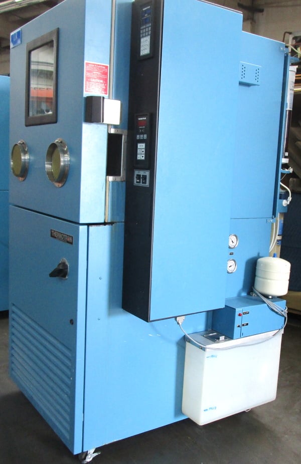 24" width x 24" D x 24" H Thermotron #SM-8-8200, temperatureHumidity chamber, -70° to 180°, 208 V., 3 Ph. - Image 2