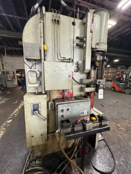 200 Ton, Pacific #200-12, Hydraulic Press Brake, 12' overall, 12" stroke, 125" between housing, 8.25" throat - Image 3