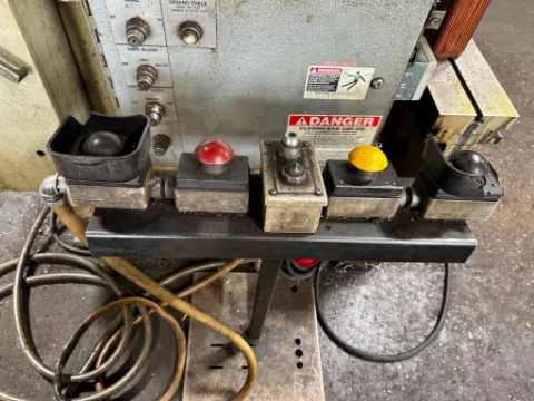 200 Ton, Pacific #200-12, Hydraulic Press Brake, 12' overall, 12" stroke, 125" between housing, 8.25" throat - Image 4