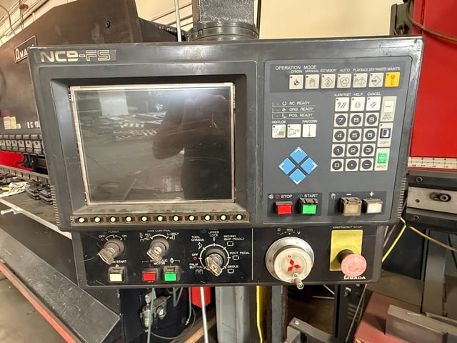 138 Ton, Amada #FBD-1253FS, CNC press brake, 9.8'OA, 106.3" between housing, 5.91" stroke, 15.75" throat - Image 2