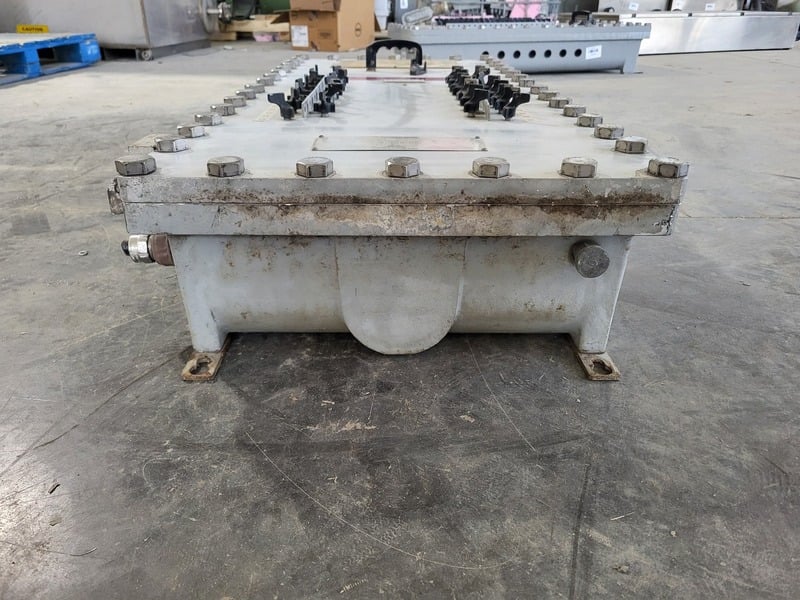 225 Amp. Appleton, XPE32256B.T147, Panelboard, 347/600 Volt, 30 circuits, 4 wire, 200 amp type KD main - Image 3