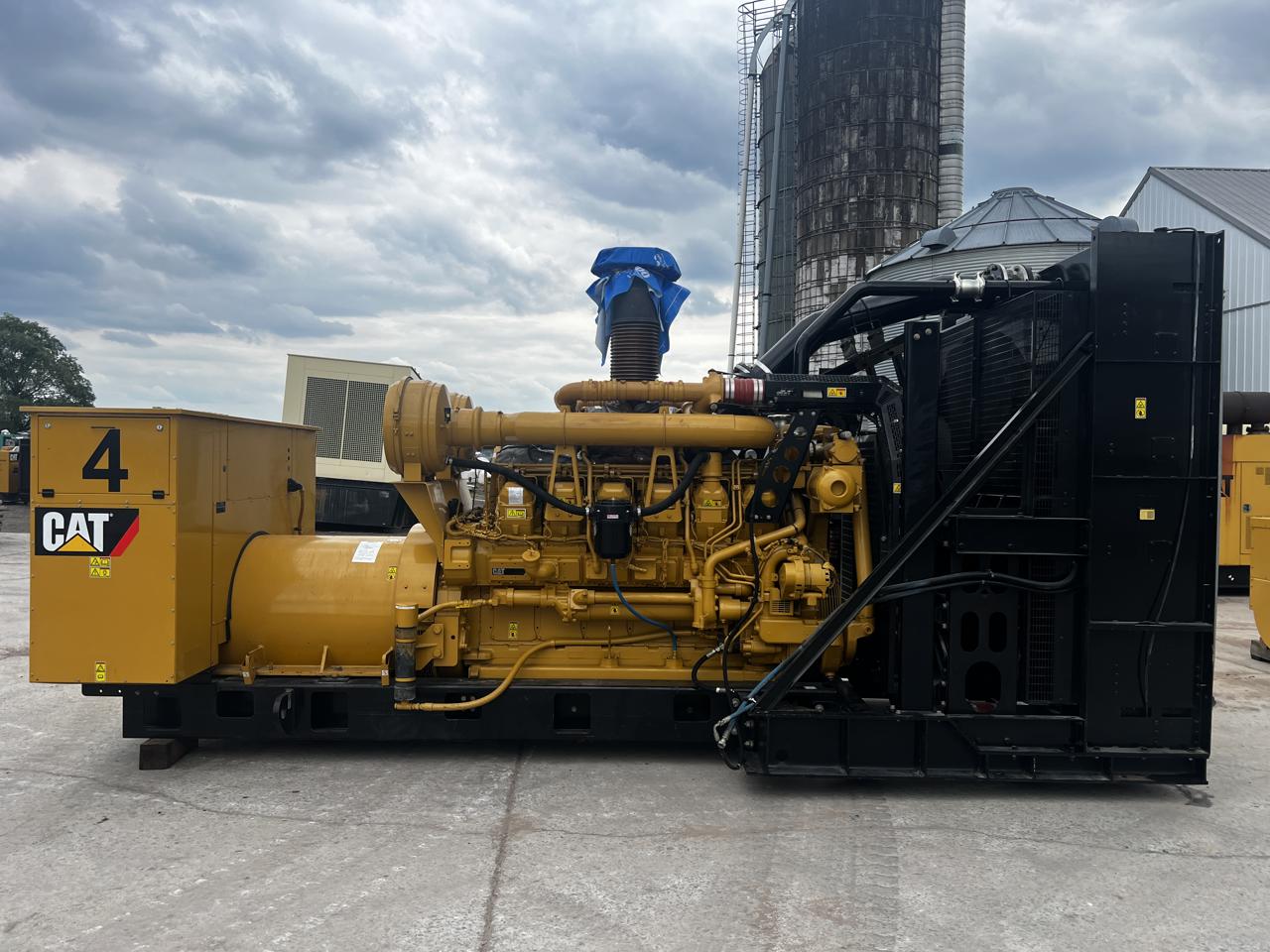 1500 KW Caterpillar #SR4B-GD, diesel generator set, 4160 Volts, 1/3 phase, 3512C engine, EPA Tier 2, open - Image 5
