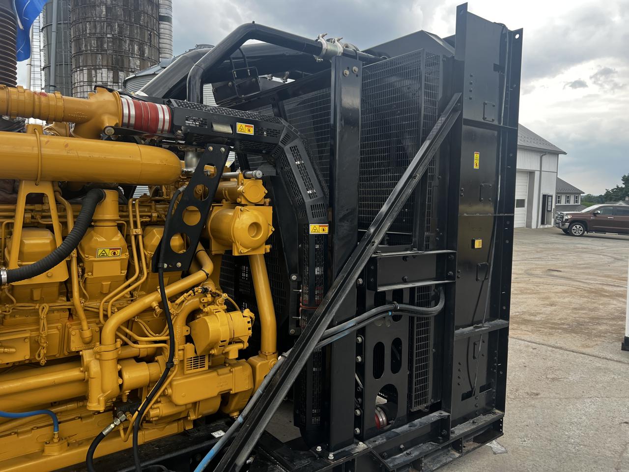 1500 KW Caterpillar #SR4B-GD, diesel generator set, 4160 Volts, 1/3 phase, 3512C engine, EPA Tier 2, open - Image 8