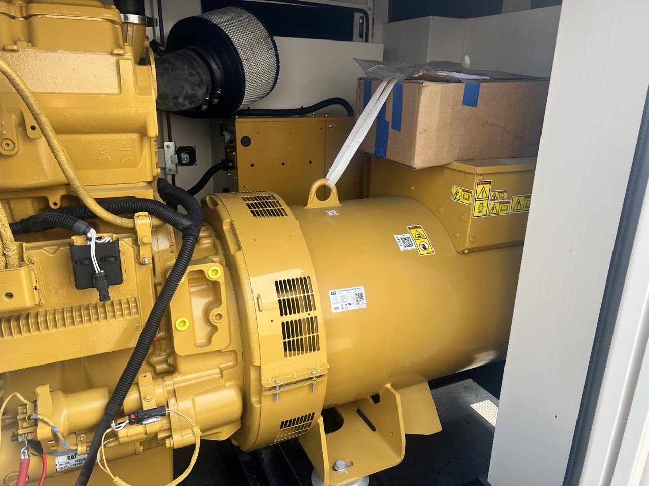 600 KW Caterpillar #D600GC, diesel generator set, 277/480 Volts, 1/3 phase, C18 engine, sound attenuated - Image 9