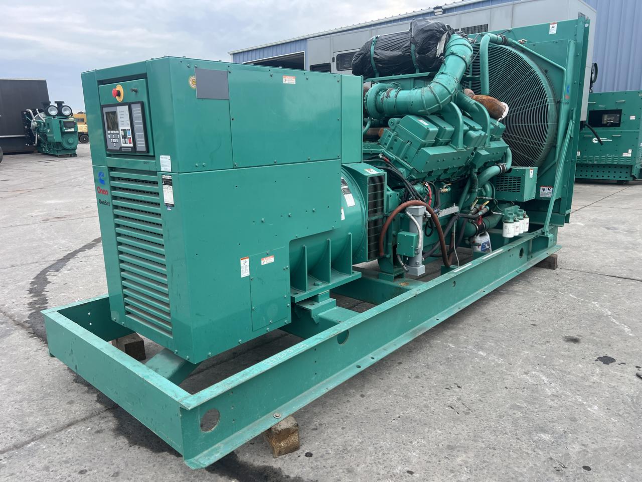 750 KW Cummins/Onan #750DFJA, diesel generator set, 277/480 Volts, 3 phase, KTA38-G1 engine, skid mounted - Image 6